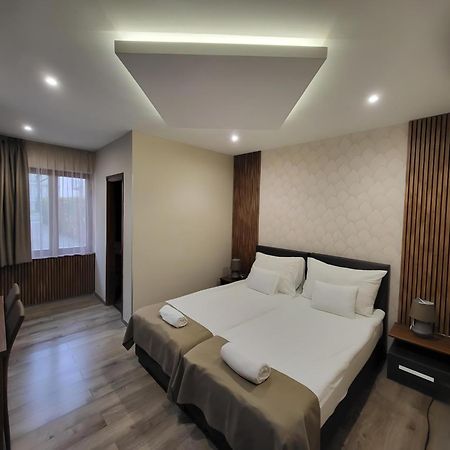 Ven Diofa De Lux Panzio Bed and Breakfast Szeged Eksteriør billede