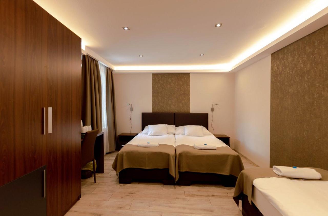 Ven Diofa De Lux Panzio Bed and Breakfast Szeged Eksteriør billede