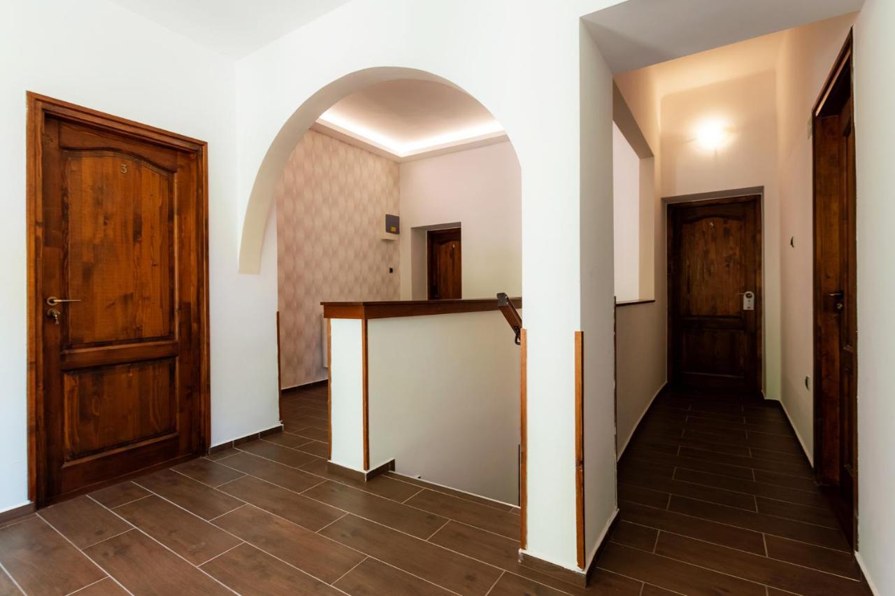 Ven Diofa De Lux Panzio Bed and Breakfast Szeged Eksteriør billede