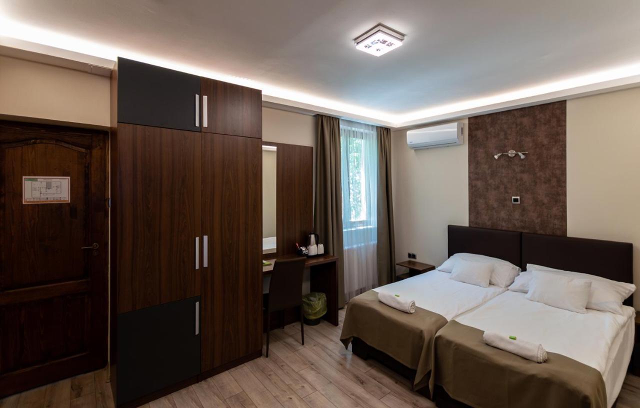 Ven Diofa De Lux Panzio Bed and Breakfast Szeged Eksteriør billede