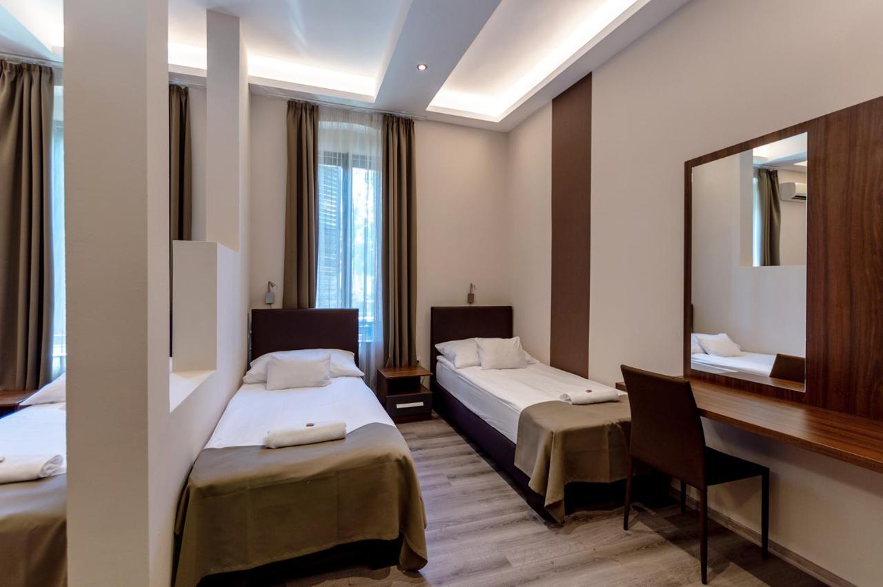 Ven Diofa De Lux Panzio Bed and Breakfast Szeged Eksteriør billede