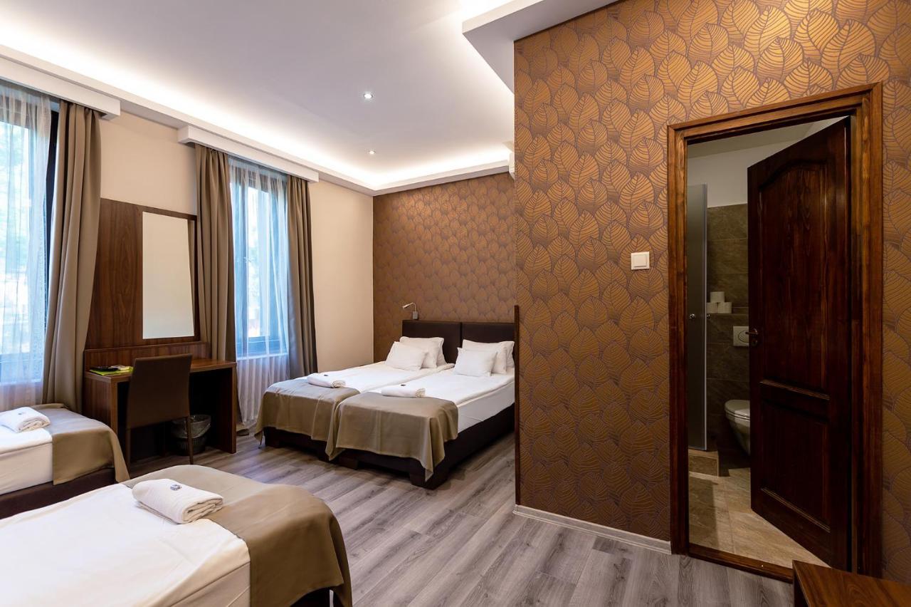 Ven Diofa De Lux Panzio Bed and Breakfast Szeged Eksteriør billede