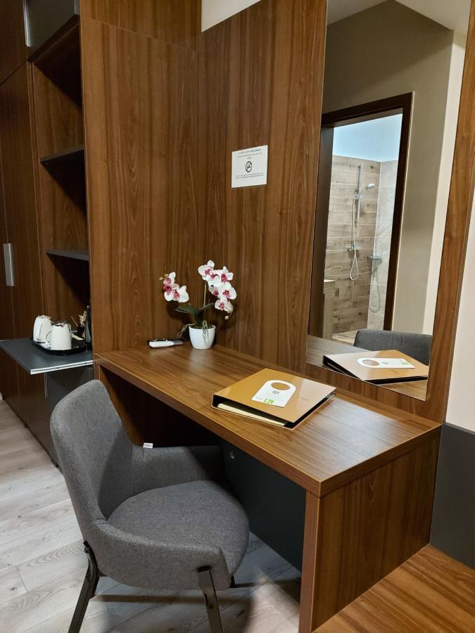Ven Diofa De Lux Panzio Bed and Breakfast Szeged Eksteriør billede