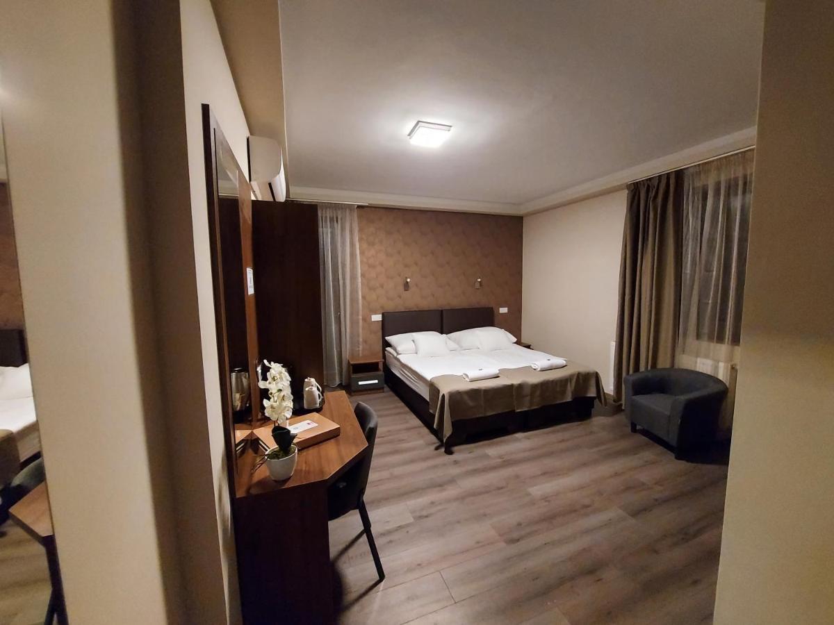 Ven Diofa De Lux Panzio Bed and Breakfast Szeged Eksteriør billede
