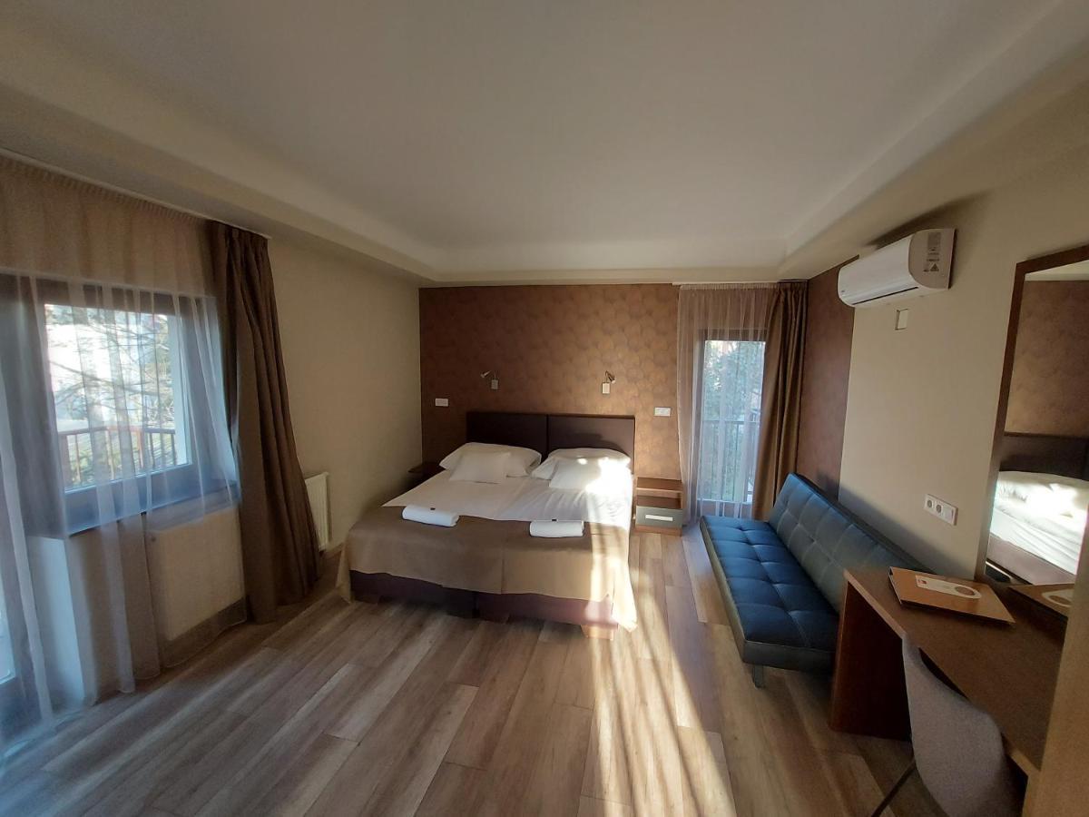 Ven Diofa De Lux Panzio Bed and Breakfast Szeged Eksteriør billede