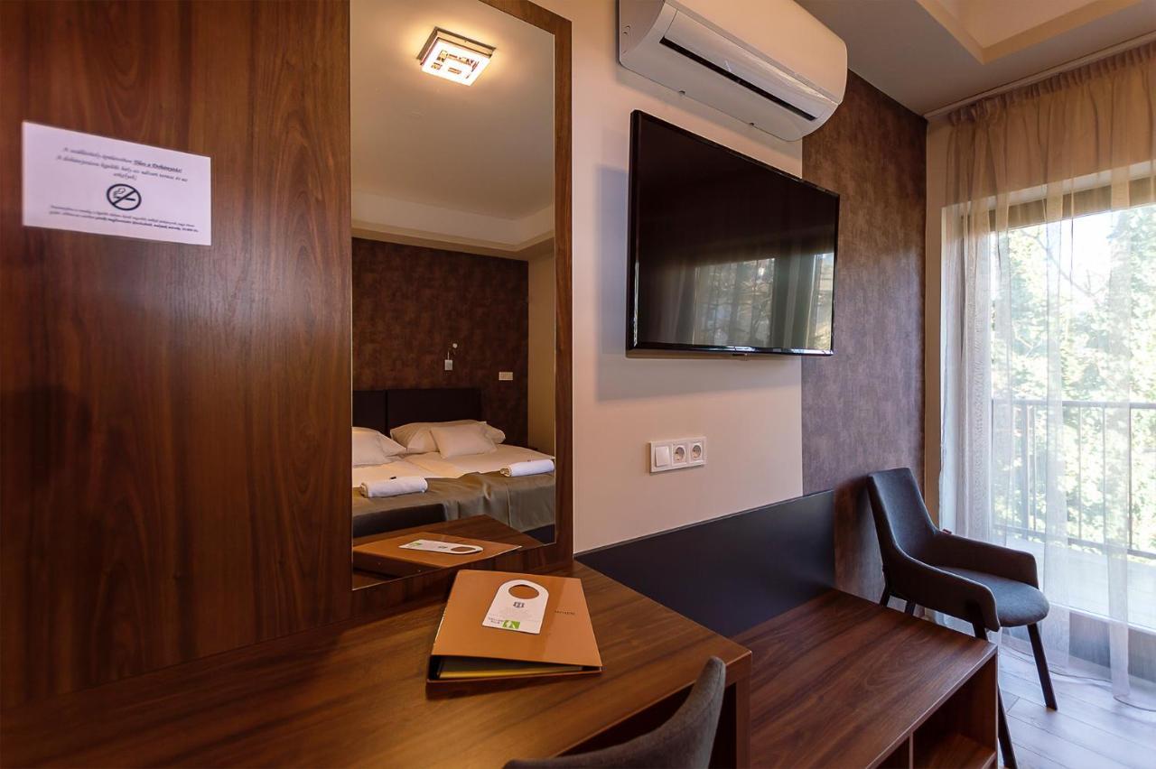 Ven Diofa De Lux Panzio Bed and Breakfast Szeged Eksteriør billede