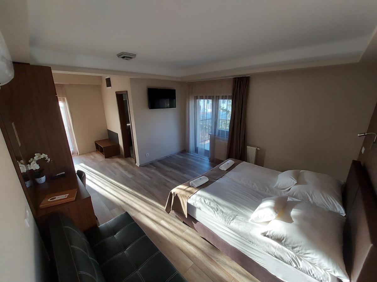 Ven Diofa De Lux Panzio Bed and Breakfast Szeged Eksteriør billede