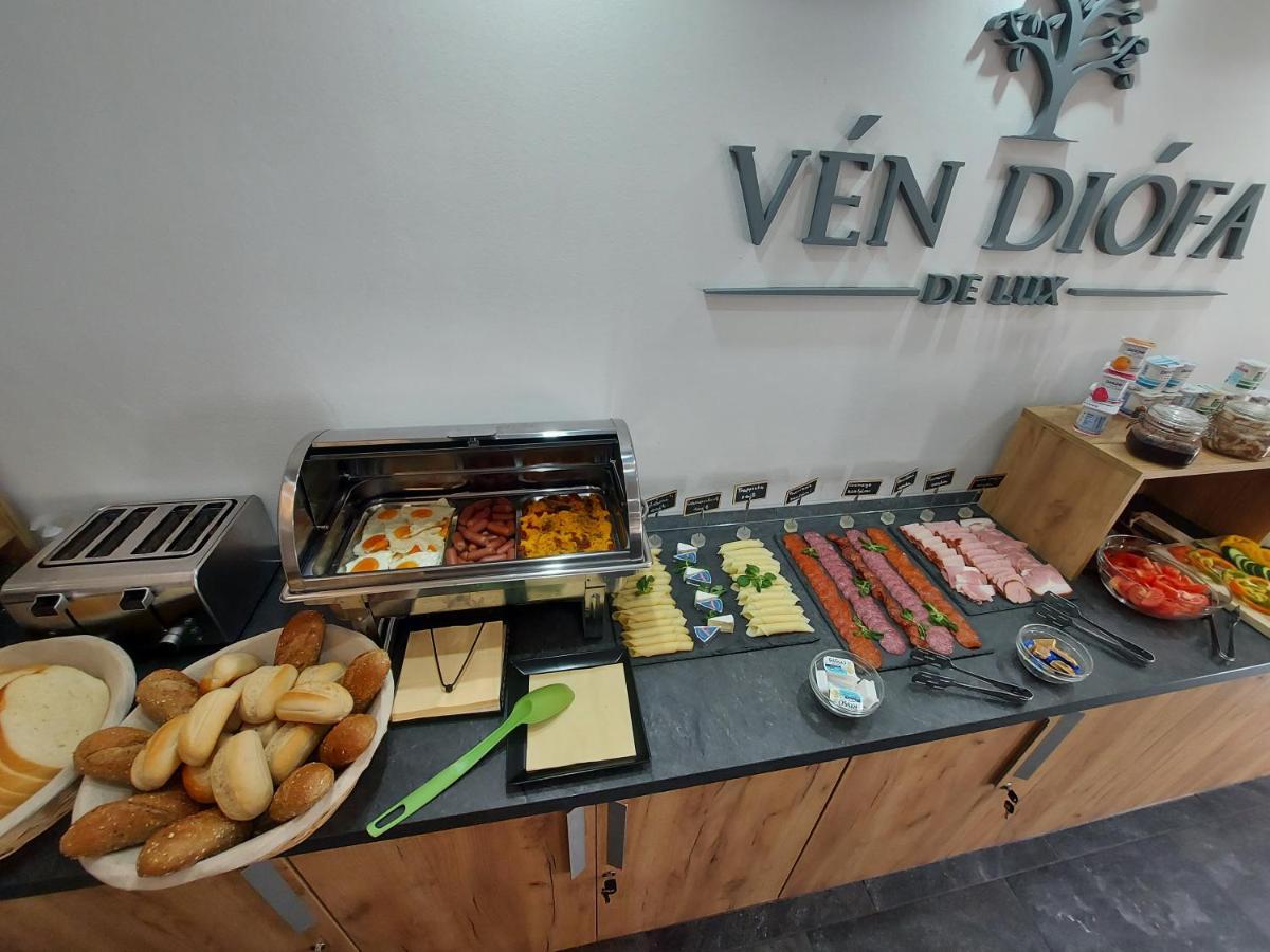 Ven Diofa De Lux Panzio Bed and Breakfast Szeged Eksteriør billede