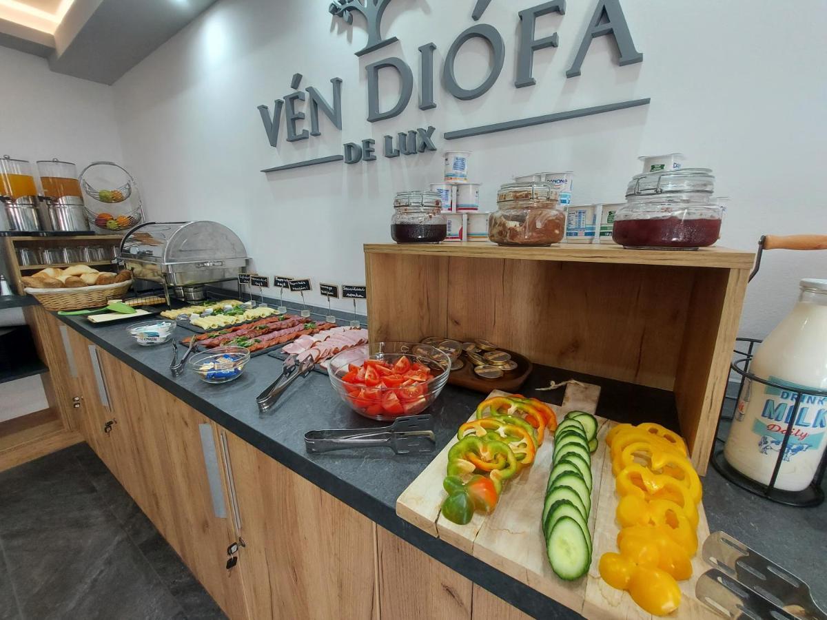 Ven Diofa De Lux Panzio Bed and Breakfast Szeged Eksteriør billede