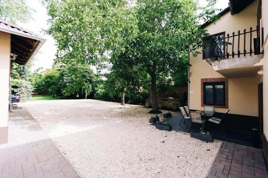 Ven Diofa De Lux Panzio Bed and Breakfast Szeged Eksteriør billede